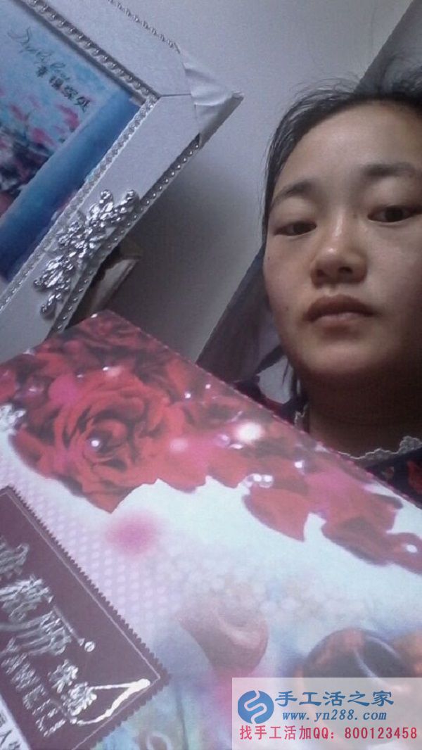 安徽臨泉縣寶媽韋女士在家?guī)殞氈嘤肿鍪止せ畲槔C賺錢(qián)補(bǔ)貼家用 安徽臨泉縣寶媽韋女士在家?guī)殞氈嘤肿鍪止せ畲槔C賺錢(qián)補(bǔ)貼家用(圖1)