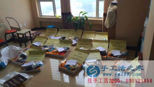 所有的材料已放齊全，等待密封