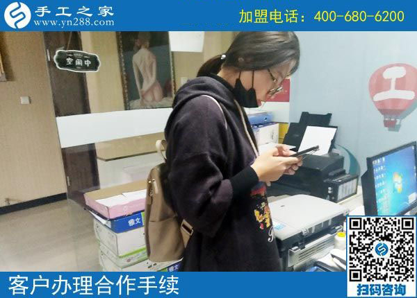 10月21日，正規(guī)手工活外發(fā)加工廠家一定是注重成品銷售的企業(yè)。手工之家接待考察加工客戶剪影