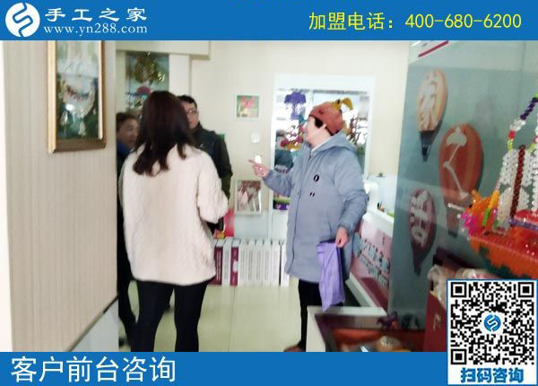 上什么班也不耽誤，隨時(shí)都能掙錢(qián)，這樣可以寄到家做的手工活在哪里？浙江紹興錢(qián)女士告訴大家