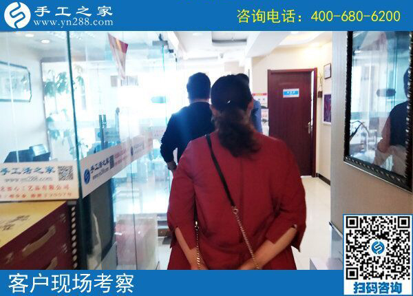 南京手工活在家做，讓下崗職工劉女士實(shí)現(xiàn)居家再就業(yè)(圖1)