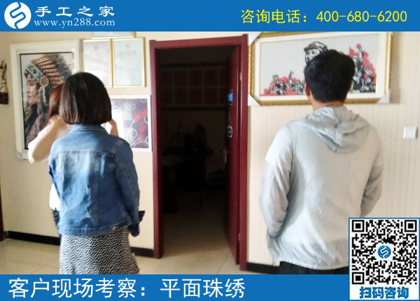 找對手工活兼職是在家掙錢的第一步，河南唐河許女士找到了珠繡外發(fā)手工活