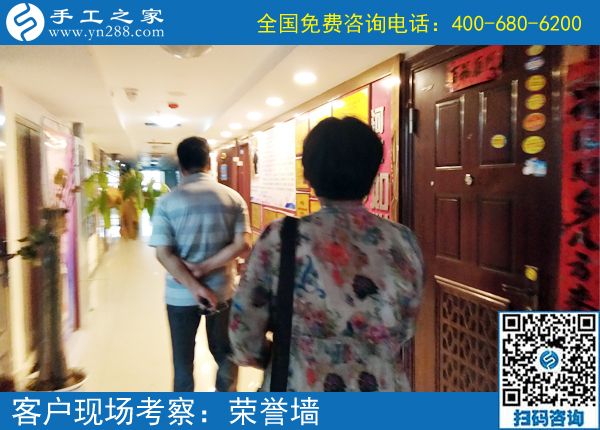 與年齡無關(guān)，掙錢什么時候也不晚。云南曲靖劉女士做手工活外發(fā)加工項目掙錢后說