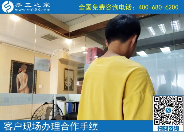 6月22日，想接正規(guī)廠家的手工活，想在家做手工活掙錢，就來這里。手工之家接待考察加工客戶剪影