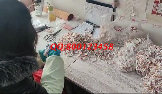 12月29日，拿回家做的手工活大批有，沒有技術(shù)門檻，老人也能做。手工之家倉(cāng)庫(kù)日常工作實(shí)拍