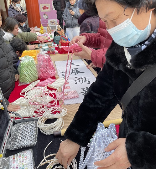 祝福三·八婦女節(jié)，勵志珠珠繡添風采！------記手工之家參加“幸福叢臺、巾幗添彩”手工藝品展