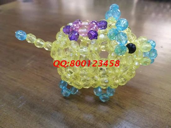 1月21日，可以寄到家做的手工活，在家做手工活掙錢，手工之家的珠繡串珠手工活外發(fā)加工項(xiàng)目可信可靠，圖為勵(lì)志珠珠繡串珠成品實(shí)拍