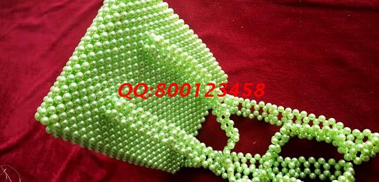 6月24日，可以帶回家做的手工活，珠繡手工活外發(fā)加工項(xiàng)目適合你、我、他和她，圖為勵志珠珠繡新款珠包成品實(shí)拍