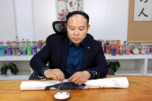 拳拳愛心，只為世間溫暖------記愛心企業(yè)手工之家創(chuàng)始人郝總