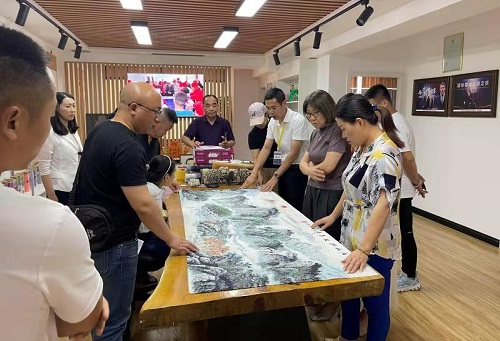拳拳愛心，只為世間溫暖------記愛心企業(yè)手工之家創(chuàng)始人郝總