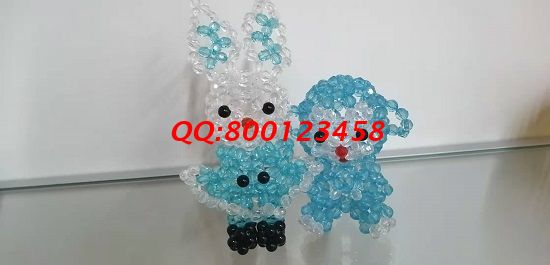 8月1日，拿回家做的手工活，可靠放心的外發(fā)手工活，就來手工之家，圖為勵(lì)志珠珠繡串珠成品實(shí)拍