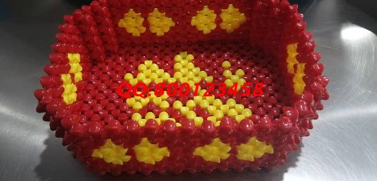 8月4日，可以帶回家做的手工活，手工活代理加工項(xiàng)目就選有責(zé)任的手工之家，圖為勵(lì)志珠珠繡串珠手工產(chǎn)品（一款收納盒）實(shí)拍