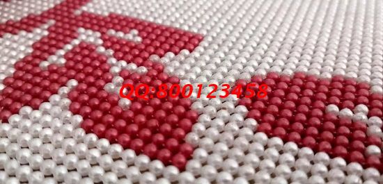 8月7日，想找手工活拿回家做就選手工之家，大家一起做好手工之家的珠繡外發(fā)手工活，圖為勵志珠珠繡成品細(xì)節(jié)實拍