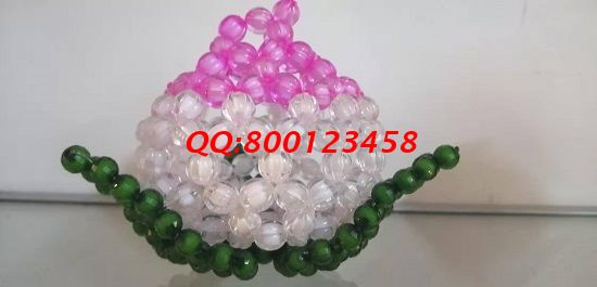 8月10日，就業(yè)創(chuàng)業(yè)好項目，拿回家做的手工活，手工之家的手工活代理加工項目很受大家的歡迎，圖為勵志珠珠繡串珠產(chǎn)品實拍