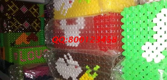 8月16日，在家賺錢(qián)的手工活，可以寄到家做的手工活，勵(lì)志珠珠繡外發(fā)手工活有這樣的服務(wù)，圖為勵(lì)志珠珠繡串珠產(chǎn)品實(shí)拍