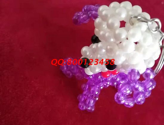 8月20日，可以寄到家做的手工活，在手工之家能找到正規(guī)可靠的管回收手工活，圖為勵志珠珠繡串珠小飾品成品及加工細節(jié)實拍