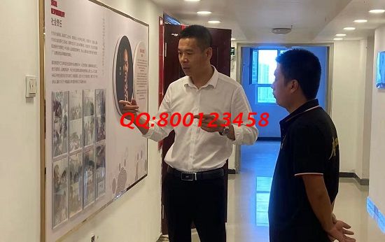 9月5日，實(shí)地考察、詳細(xì)了解，這個(gè)拿回家做的手工活讓人放心，在家足不出戶做勵(lì)志珠珠繡手工能掙錢，圖為手工之家接待考察合作加工客戶剪影