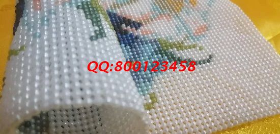 9月15日，前期培訓到位，驗收標準明確，手工之家這個拿回家做的手工活這樣保證產品合格，圖為勵志珠珠繡成品細節(jié)實拍
