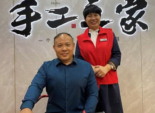 10月7日，正規(guī)可靠，拿回家做的手工活，可以寄到家做的手工活代理加工項(xiàng)目，就選這里，圖為手工之家優(yōu)秀繡娘培訓(xùn)會(huì)剪影