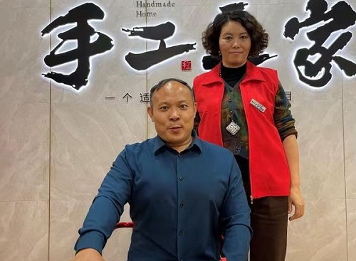 10月7日，正規(guī)可靠，拿回家做的手工活，可以寄到家做的手工活代理加工項(xiàng)目，就選這里，圖為手工之家優(yōu)秀繡娘培訓(xùn)會(huì)剪影