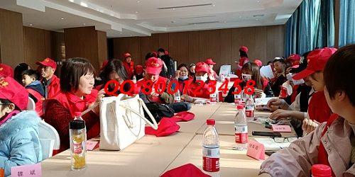 10月11日，想接正規(guī)廠家的手工活，找拿回家做的手工活，看好這兩點，可以放心選擇了，圖為手工之家優(yōu)秀繡娘往期培訓會剪影