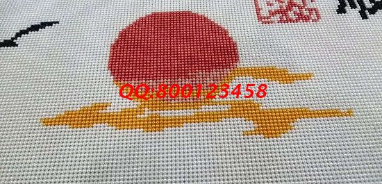 11月25日，想做手工之家的珠繡手工活代理加工項(xiàng)目，這個可以在家做的手工活很滿意，每次會領(lǐng)多少加工材料？圖為勵志珠珠繡成品細(xì)節(jié)實(shí)拍