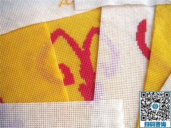 在家?guī)抟材軖赍X，巧手媽媽做手工活串珠加工(圖1)