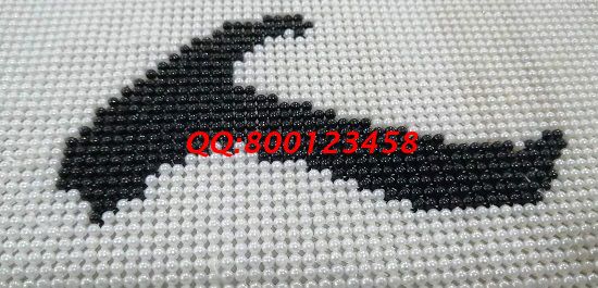 11月1日，考察合作的手工活代理加工項(xiàng)目，在家做手工活掙錢(qián)，如何能掙得更多，圖為勵(lì)志珠珠繡成品細(xì)節(jié)實(shí)拍