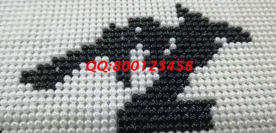 11月1日，考察合作的手工活代理加工項(xiàng)目，在家做手工活掙錢(qián)，如何能掙得更多，圖為勵(lì)志珠珠繡成品細(xì)節(jié)實(shí)拍