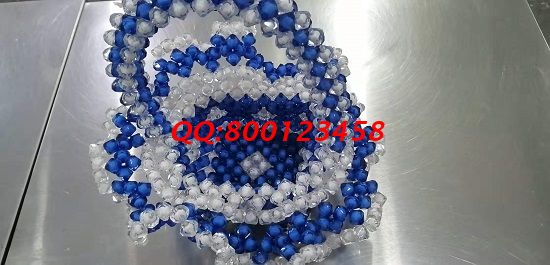 11月6日，在家做手工活掙錢，可以寄到家做的手工活代理加工項目，就選這個正規(guī)可靠、制度完善的手工之家，圖為勵志珠珠繡串珠成品實(shí)拍