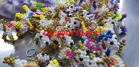 11月9日，手工活加工，可以帶回家做的手工活，長期穩(wěn)定、安全放心就選手工之家，圖為勵志珠珠繡串珠小飾品實拍