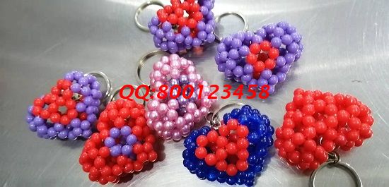 11月22日，想接正規(guī)廠家的手工活，可以寄到家做的手工活，就選有多種優(yōu)勢的手工之家，圖為勵志珠珠繡串珠（小飾品）成品實拍