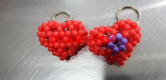 11月22日，想接正規(guī)廠家的手工活，可以寄到家做的手工活，就選有多種優(yōu)勢的手工之家，圖為勵志珠珠繡串珠（小飾品）成品實拍