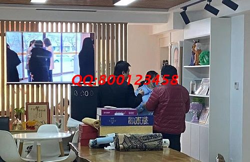 2月24日，在家做手工加工活，手工之家的珠繡串珠外發(fā)手工活，是在家手工活，圖為手工之家接待考察合作加工客戶剪影