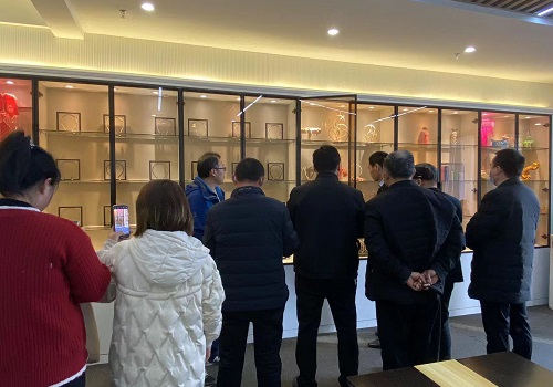 手工帶動(dòng)就業(yè)，讓農(nóng)民有事干、農(nóng)村更美麗 --- --- 記河北大名一鎮(zhèn)村領(lǐng)導(dǎo)一行來(lái)手工之家實(shí)地參觀考察
