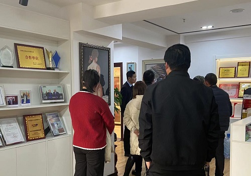 手工帶動(dòng)就業(yè)，讓農(nóng)民有事干、農(nóng)村更美麗 --- --- 記河北大名一鎮(zhèn)村領(lǐng)導(dǎo)一行來(lái)手工之家實(shí)地參觀考察