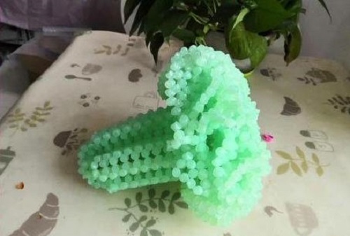 3月12日，穩(wěn)定可靠的手工活加工項(xiàng)目，正規(guī)外發(fā)手工活，選擇十多年的手工企業(yè)手工之家，圖為勵(lì)志珠珠繡串珠成品實(shí)拍