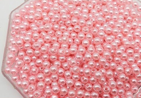 3月28日，手工活加工，手工活外發(fā)，做手工之家的純手工活外發(fā)加工項(xiàng)目該如何提高收入，圖為勵(lì)志珠珠繡手工繡珠剪影