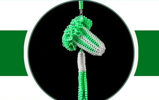 5月24日，可以在家做的手工活，可靠的手工活外發(fā)，做手工之家的珠繡手工活，收入怎么樣？圖為勵志珠珠繡串珠手工產(chǎn)品剪影