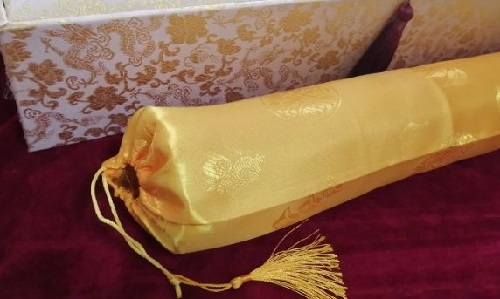 6月27日，帶回家做手工活，加工活外放的正規(guī)公司，為什么家庭婦女做手工之家的珠繡串珠手工活會(huì)成功？圖為勵(lì)志珠珠繡手工產(chǎn)品及外包裝剪影