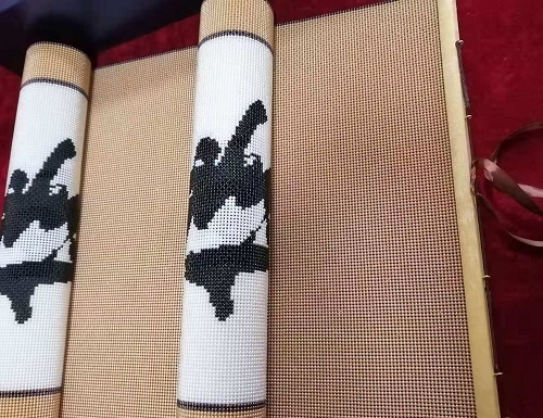 7月6日，手工活拿回家做，代加工手工活，手工之家的非遺傳統(tǒng)手工珠繡給人榮譽感、成就感，圖為勵志珠珠繡串珠手工產(chǎn)品剪影