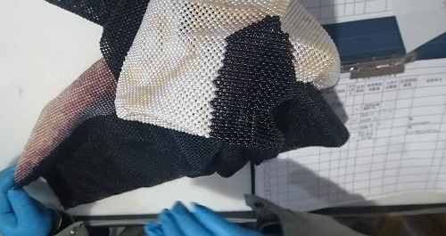 8月29日，可以在家做的手工活，純手工活外發(fā)，手工之家的服務(wù)體系是個(gè)不斷完善和升級(jí)的過(guò)程，圖為勵(lì)志珠珠繡串珠手工產(chǎn)品驗(yàn)收剪影