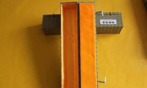 8月31日，在家做手工活賺錢，手工活正規(guī)可靠，手工之家的銷售體系是不斷開發(fā)拓展的，圖為勵志珠珠繡串珠手工產(chǎn)品外包裝剪影