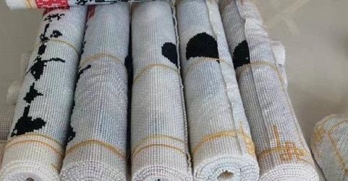 9月14日，純手工活外發(fā)加工，郵寄到家的手工活，手工之家的珠繡手工事業(yè)有系統(tǒng)服務(wù)做支撐，圖為勵志珠珠繡串珠手工產(chǎn)品剪影
