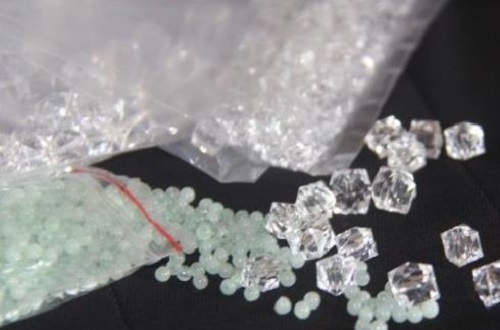 生長在強大的中國，常年都可以在家做手工活賺錢增收(圖1)