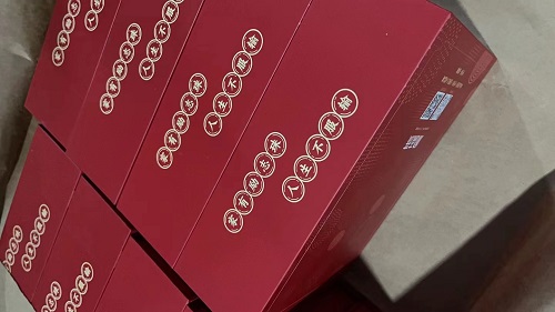9月27日，純手工活外發(fā)加工項(xiàng)目，手工加工回收項(xiàng)目，讓產(chǎn)品合格，手工之家注重前期培訓(xùn)、驗(yàn)收標(biāo)準(zhǔn)明確，圖為勵(lì)志珠珠繡串珠手工材料發(fā)貨剪影