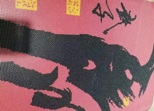 9月29日，正規(guī)供料的手工活，在家做手工活掙錢(qián)，新的季度即將開(kāi)始，手工之家的外發(fā)手工活適合大家居家就業(yè)創(chuàng)業(yè)，圖為勵(lì)志珠珠繡串珠手工產(chǎn)品剪影