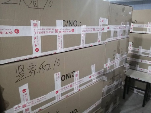 9月30日，想接正規(guī)廠家的手工活，手工活外發(fā)加工項(xiàng)目，很多人選擇手工之家手工創(chuàng)業(yè)成功，圖為勵(lì)志珠珠繡串珠手工材料倉(cāng)庫(kù)備貨剪影