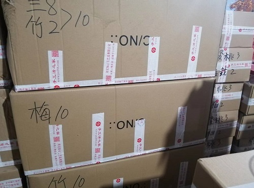 9月30日，想接正規(guī)廠家的手工活，手工活外發(fā)加工項(xiàng)目，很多人選擇手工之家手工創(chuàng)業(yè)成功，圖為勵(lì)志珠珠繡串珠手工材料倉(cāng)庫(kù)備貨剪影