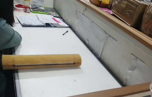 10月7日，寄到家做的手工活，正規(guī)手工活外發(fā)加工項(xiàng)目，在手工之家，質(zhì)量和收入是成正比的，圖為勵(lì)志珠珠繡手工成品倉庫驗(yàn)貨拆除包裝剪影